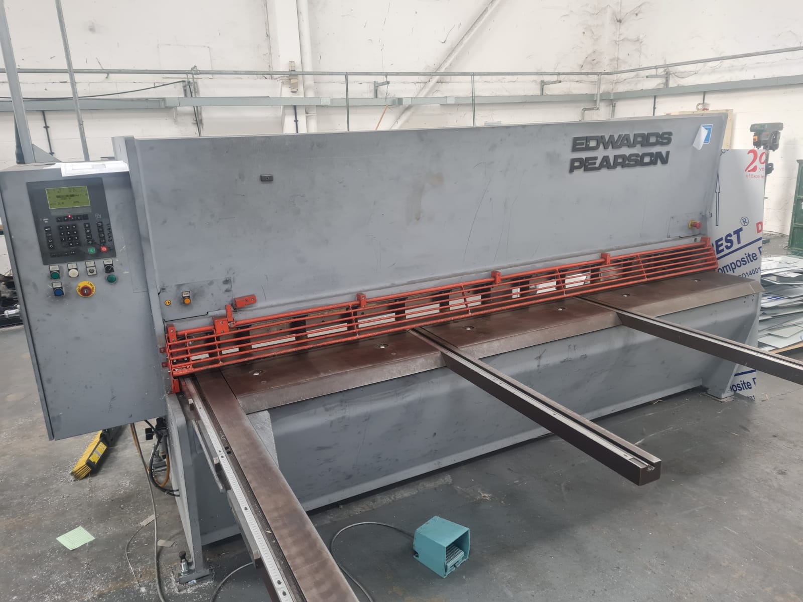 EDWARDS PEARSON Model VR – 3000mm x 6.5mm Guillotine (2002) : GD Machinery