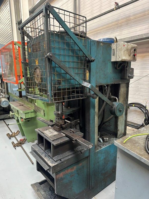 Forsyth Vo Vertical Hydraulic Press Gd Machinery Gd Machinery